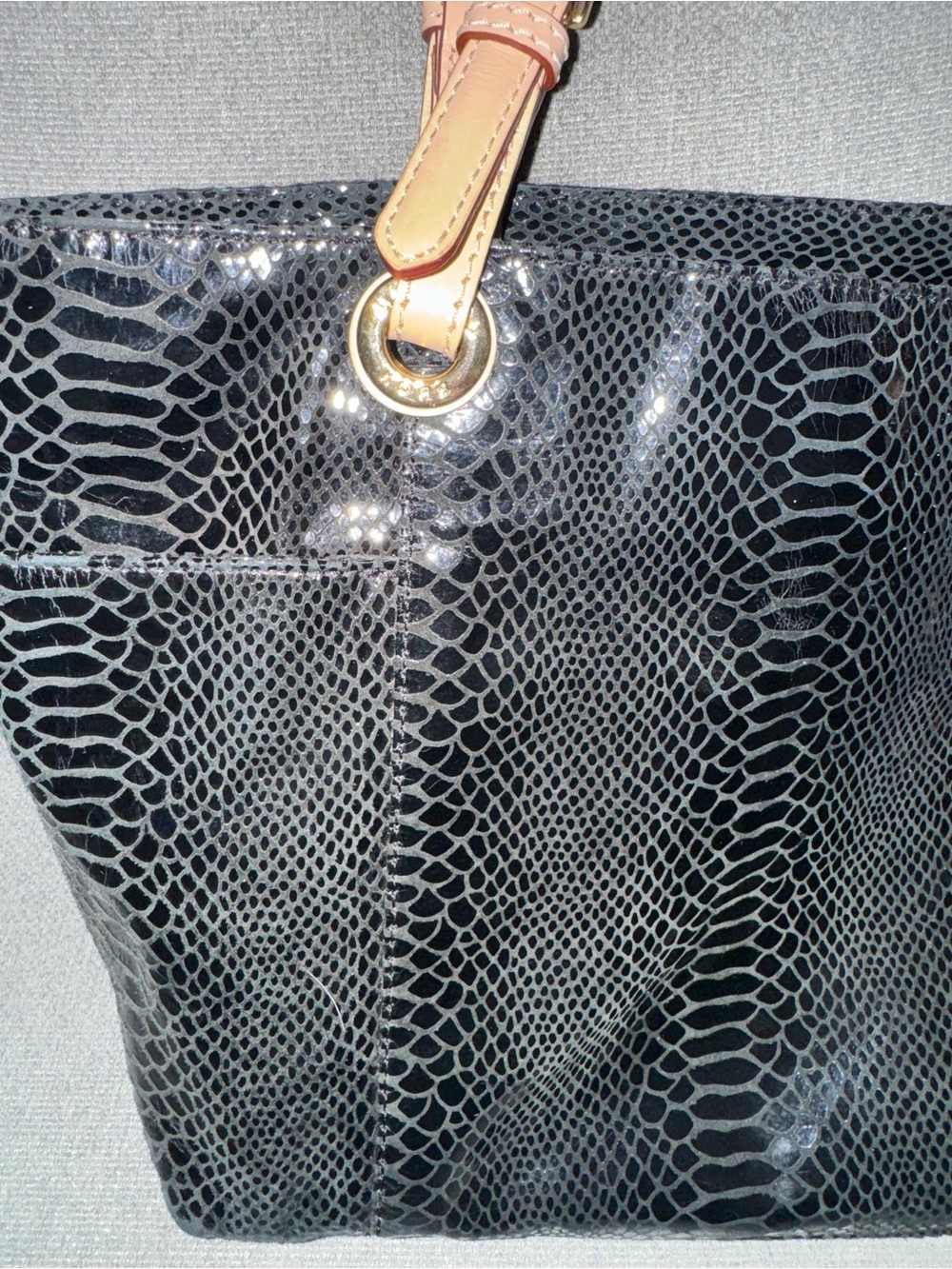 Michael Kors Black Patent Snake Skin Tote w/Leather Straps - Picture 2 of 5